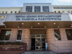 Szpital im. Narutowicza czasowo wstrzyma dwa oddziały. Tło to lata napięć finansowych i częste zmiany zarządcze