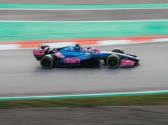 Różne typy skrzydeł zaprezentowane podczas testów F1 w Barcelonie