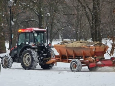 Naczelnik wydziału dróg odpowiada na krytykę zimowego utrzymania chodników. „Cudów nie będzie, są granice fizyki i przepisów”