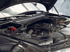 Prostownik ratuje poranek, ale szkodzi baterii. Ten zimowy nawyk niszczy akumulator po cichu