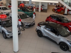 Spadek sprzedaży nowych aut w Polsce w styczniu – pierwsze dane z 2026 roku