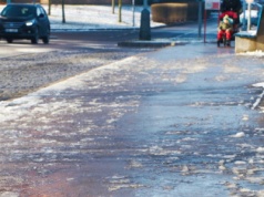 Gołoledź paraliżuje Niemcy, a sąd w Berlinie mówi „stop”. Mieszkańcy nie mogą sypać soli