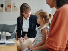 Czy pracownicy councilu mogą bez wiedzy rodziców wypytywać dzieci o benefity?