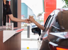 Kawa nie zawsze pomaga kierowcom. Eksperci ostrzegają przed złudnym efektem