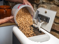 Brakuje pelletu, a ceny rosną. Minister reaguje. "Będziemy działali"