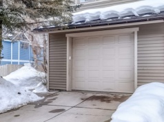 Czy warto parkować samochód w garażu zimą? Odpowiedź nie zawsze jest oczywista