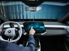Tablety na kołach? ADAC mówi dość ekranom dotykowym