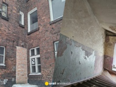 Mieszkają trzy kilometry od centrum. Nie mają bieżącej wody i ciepła w mieszkaniu. "Gdańszczanie drugiej kategorii"