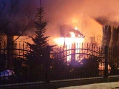 Pożar w Barcicach. Na miejscu strażacy, policja i pogotowie