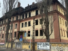 Oddział Karabinów Maszynowych popada w ruinę. To ostatnia pozostałość po koszarach przy Sołtysowickiej