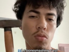 Ludzie biją się młotkiem po twarzy i nazywają to „selfcare”