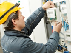 Prąd rozliczany na nowych zasadach. Żaden odbiorca od tego nie ucieknie