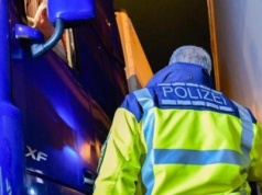 Niemcy: Fałszywi policjanci okradli na stacji benzynowej kierowcę ciężarówki. Stracił tysiące euro