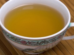 Po 50-tce pij dwa razy w tygodniu. Wzmocnisz kości, stawy i kręgosłup