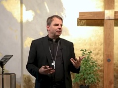 Niemiecki biskup ma dość. „Samosekularyzacja Kościoła idzie dalej”
