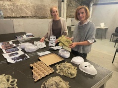 Papier z niszczarek i wytłoczki na jajka. W Tarnowie powstają maski na wielką ‘Maszkaradę’