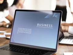 7 cech profesjonalnej strony internetowej B2B, która wspiera sprzedaż