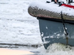 Lodołamacze na Wiśle. Pokrywa lodu ma 200 km długości