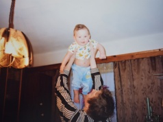 Jest świeżo upieczonym ojcem i ma problem z odwiedzinami jednej osoby. "Mam dziwne przeczucie"