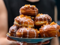 Zbliża się Tłusty Czwartek. Ile pączków i za ile zjemy w tym roku?