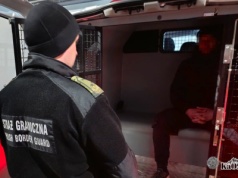 30-latek deportowany na Ukrainę. Przekazali go sądeccy policjanci