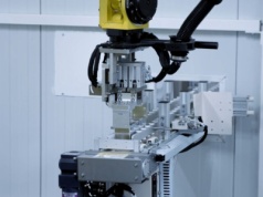 Peugeot E-3008 i E-5008 z opóźnieniami dochodzącymi do 8 miesięcy. Problemem produkcja ogniw Li-ion w Europie