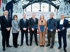 ELFY dla Łódzkiego zbuduje PESA Bydgoszcz. Umowa podpisana