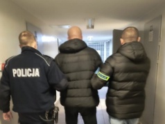 Był poszukiwany, więc podał fałszywe dane osobowe. Został zatrzymany