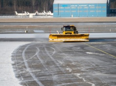 Lotniska regionalne kontra zima. Setki ludzi, miliony złotych i metrów kwadratowych