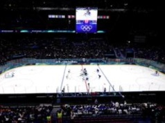 Skandal na igrzyskach. Rosyjska flaga na meczu USA - Czechy