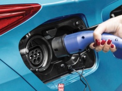 ADAC przebadał hybrydy plug-in. Już wiadomo, ile zużywają paliwa i prądu. To się opłaca?