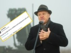 Ciąg dalszy "popisu" ambasadora USA. Przelogował się na prywatne konto...