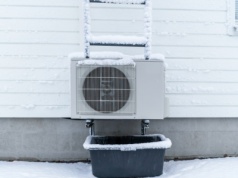 Pellet czy pompa ciepła? Przy mrozach różnica w kosztach zaskakuje