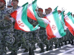 Rząd USA wezwał Amerykanów do opuszczenia Iranu. Ropa drożeje