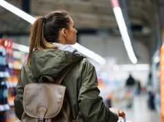 Magda ma 40 lat i próbuje coś zaoszczędzić. "Później może być już bardzo trudno"