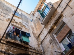 Daniel kupił mieszkanie w Bari za 10 tys. euro, ale potem przeszedł przez piekło. „Przedstawicieli klasy średniej czeka bitwa”