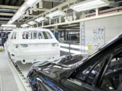 Kiedyś produkowali Porsche, teraz przechodzą na pojazdy opancerzone