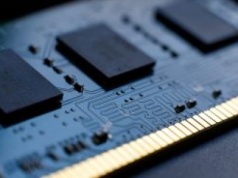 Kryzys pamięci uderza w komputery. Producenci przejdą na chińskie kości?