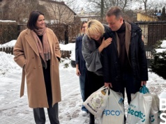 „Damy radę. Ludzie nie zostaną na ulicy”. Liderka białoruskiej opozycji odwiedziła schronisko dla byłych białoruskich „politycznych”