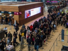 Zima pokonała ogromne europejskie lotnisko. Dziesiątki lotów odwołane