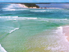 Nadludzki wyczyn 13-latka. Przepłynął 4 kilometry i uratował swoją rodzinę