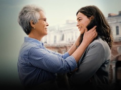 Ella McCay (2025) - recenzja filmu . Żyć w świecie bez pauzy