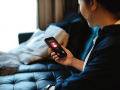 Nie odbieraj, ignoruj. "Pozwól dzwonkowi wybrzmieć w próżni"