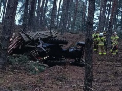 Wstrząsające odkrycie w lesie. Mężczyzna miał około 40 lat. "Reanimacja nic nie dała"