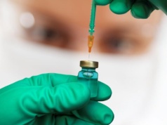 Konsultant krajowa za logikę wyleciała. System kontra bezpieczeństwo szczepień