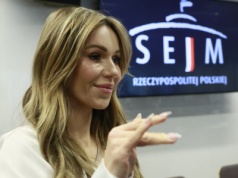 Zmyślone życie „Dody”. Czy jesteśmy skazani na przyjmowanie zapożyczonych narracji?