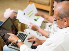 Klasa średnia boi się emerytury. "Nie chciałem iść na etat, dobrze zarabiałem. Teraz żałuję"