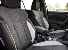 Cena jak za Toyotę Yaris, a miejsca wystarczy dla całej rodziny. Automat i europejska produkcja za 93 580 zł