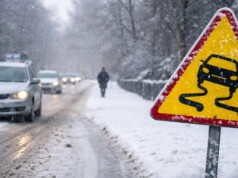 Zimowa aura utrzyma się w Chojnicach. Mróz, śliskie drogi i ostrzeżenie IMGW
