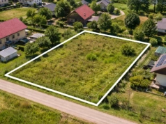Przetarg na sprzedaż działki w Swornegaciach. Oferta wyłącznie dla właścicieli sąsiednich nieruchomości